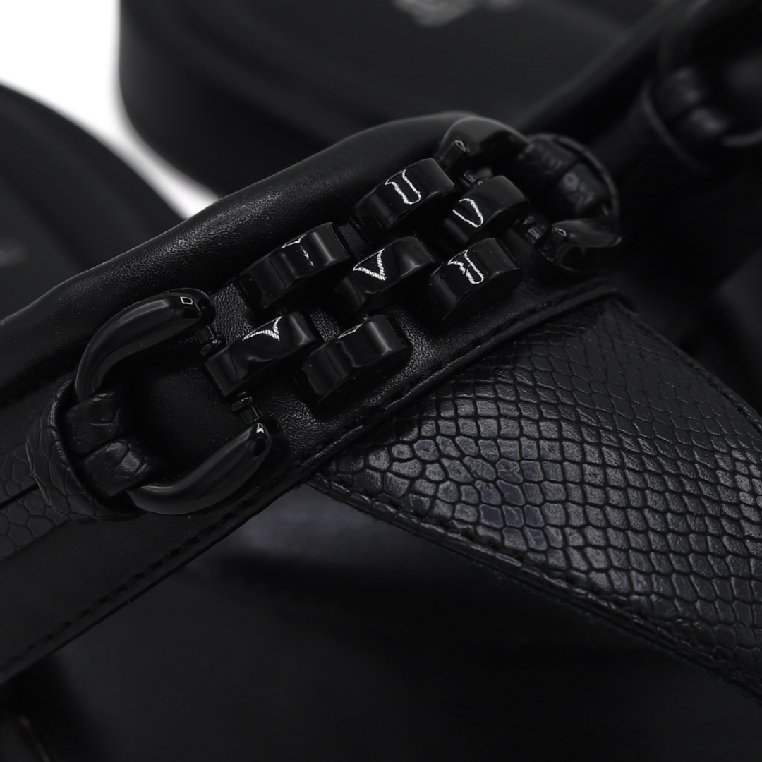 Black Casual Leather Flip-Flops - 800178