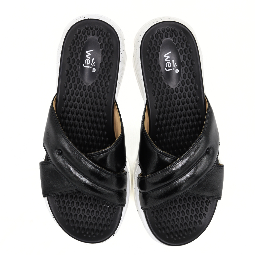 Women’s Black Criss Cross Slippers - 8003505