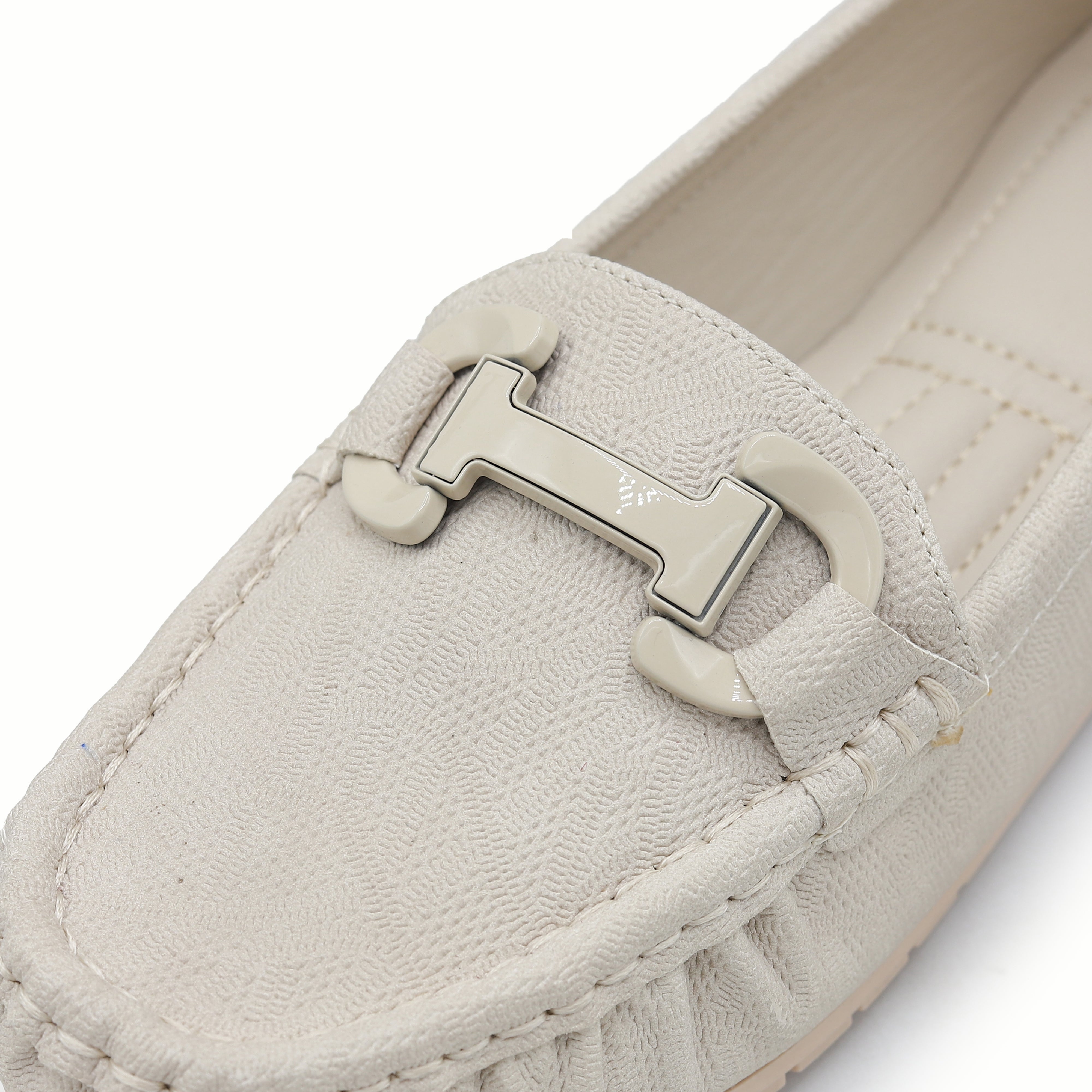 Off-White Moccasins - Women's Comfort Loafers 8004358 Fawn