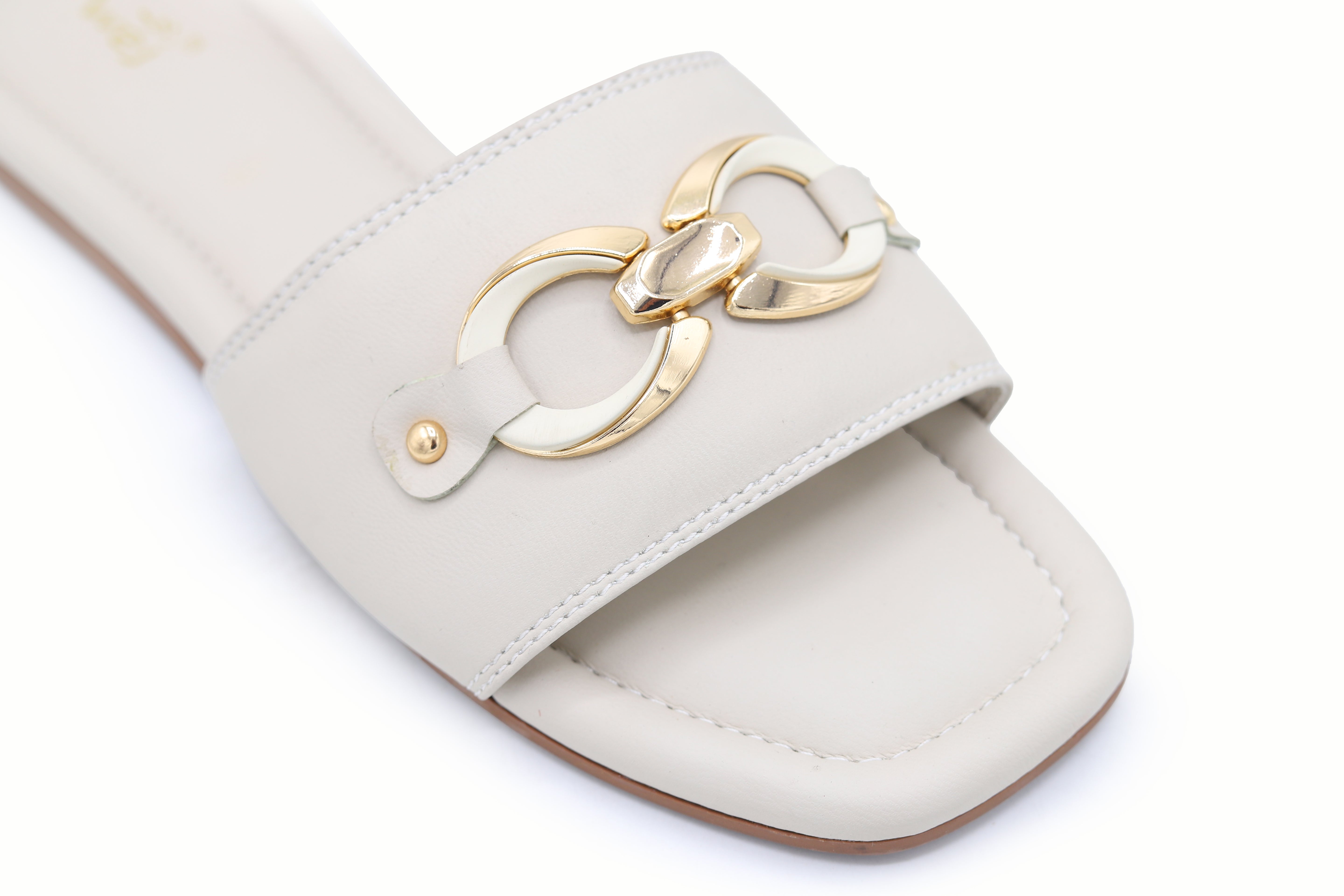 Interlocking C Slide 8003581 Fawn - E Fashion